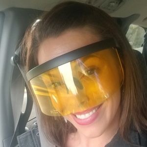 Meet your Posher, Taralea